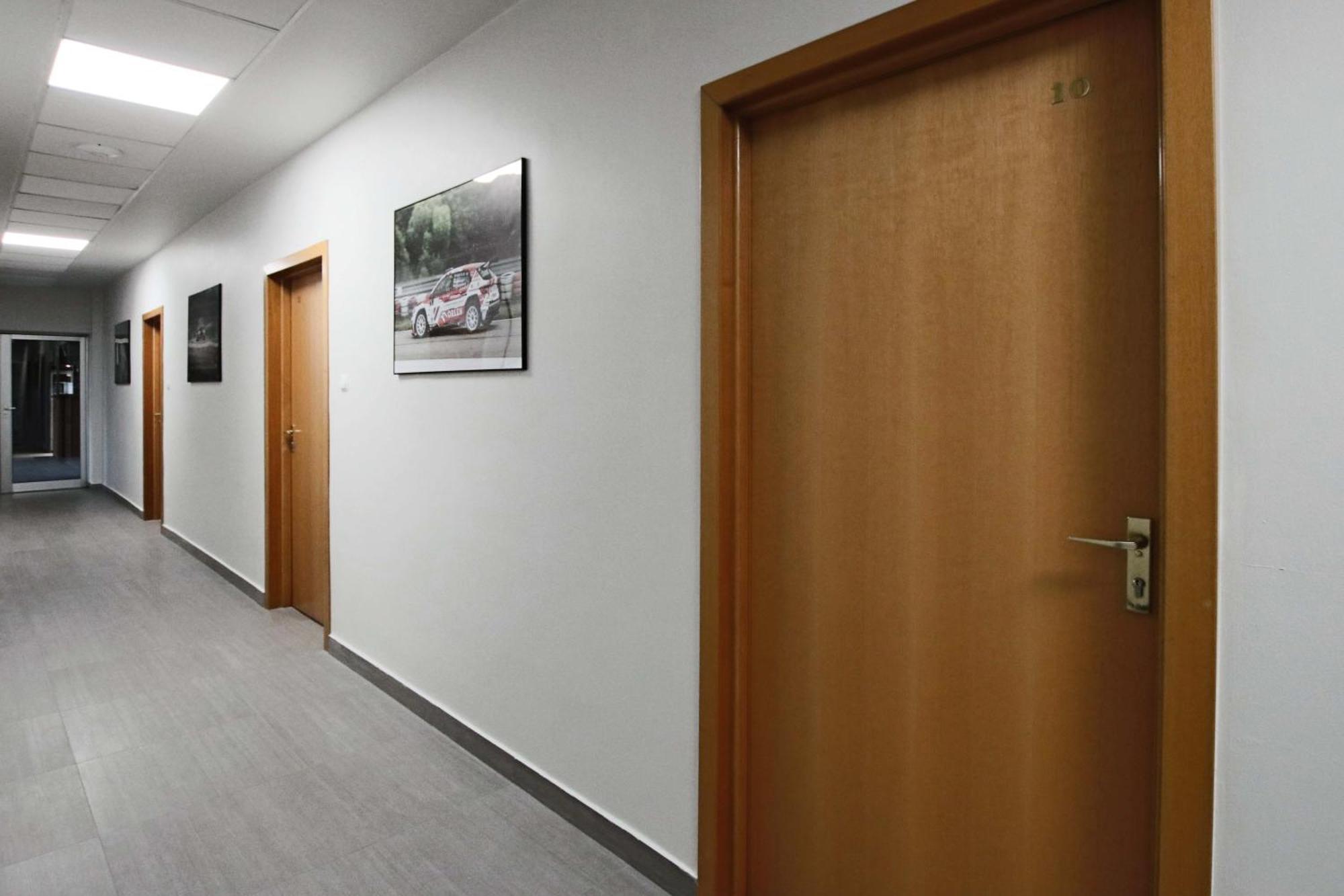 Cminsk Hotel Tor Kielce מראה חיצוני תמונה